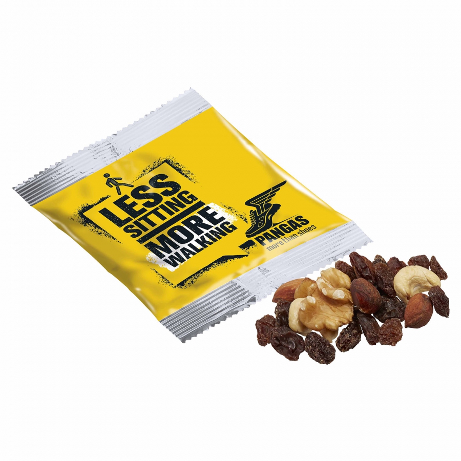 Feuille d'aluminium enduite avec noix mélangées et raisins secs - Saint-Étienne-du-Bois